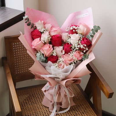 Pink Poetry Rose Bouquet