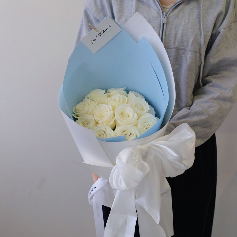 Silky Canele Round Bouquet - White