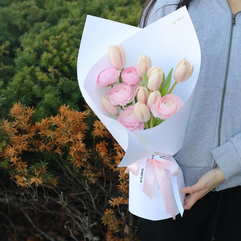 Blush Haze Bouquet - Ranunculus Hanoi &amp; Holland Peach Tulip