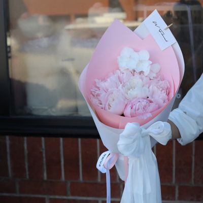 Silky Canelé Peony &amp; Orchid Bouquet