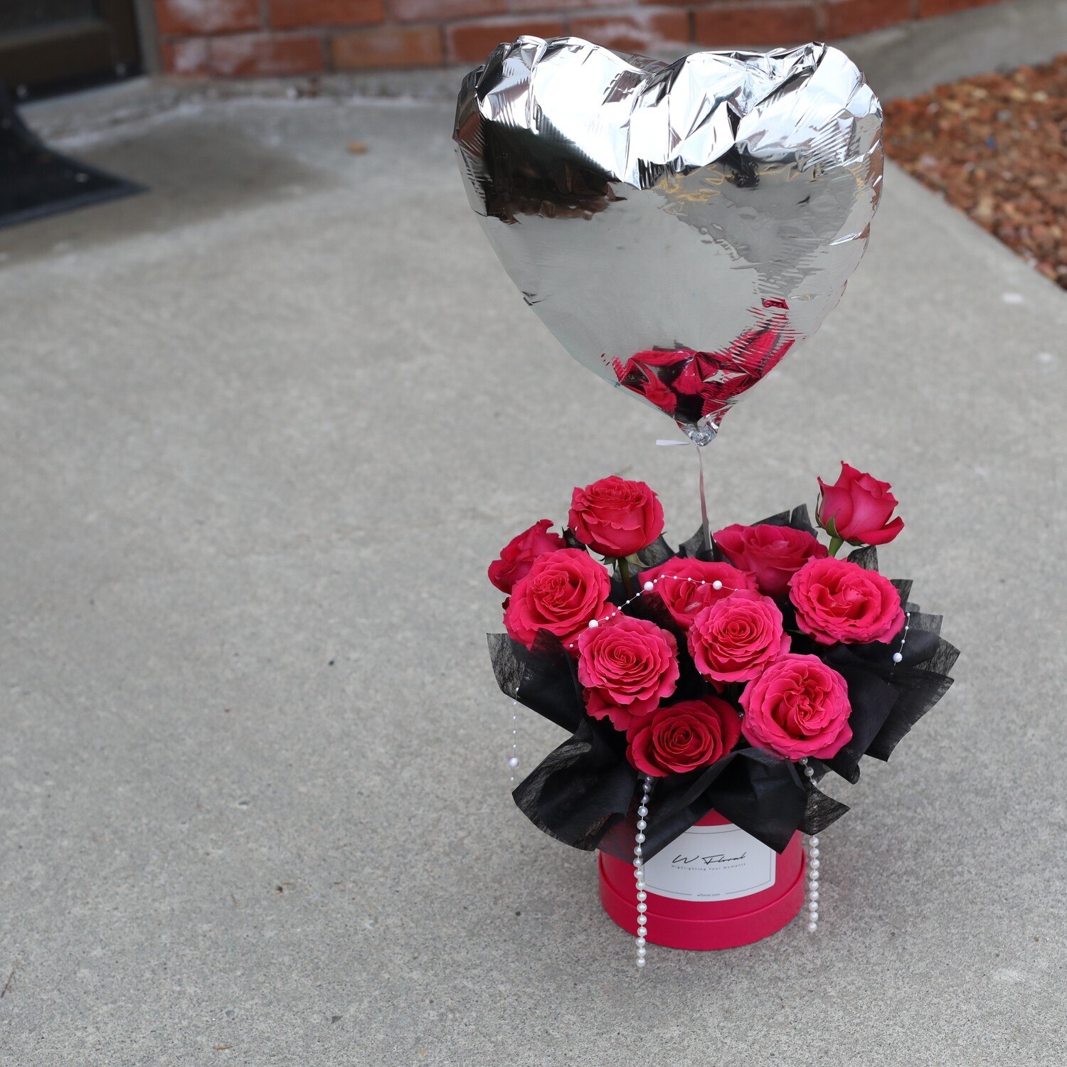 Romantic barbie rose flower box with silver heart balloon