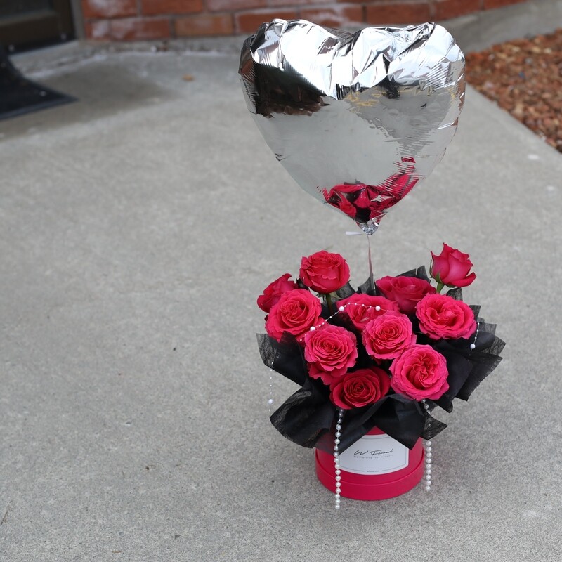 Romantic barbie rose flower box with silver heart balloon