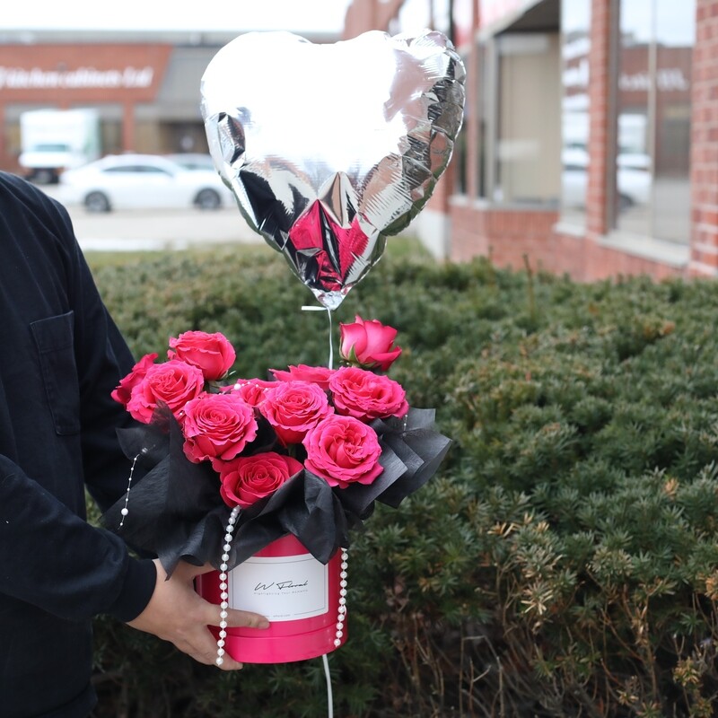 Rose hat box with balloon for Toronto flower delivery