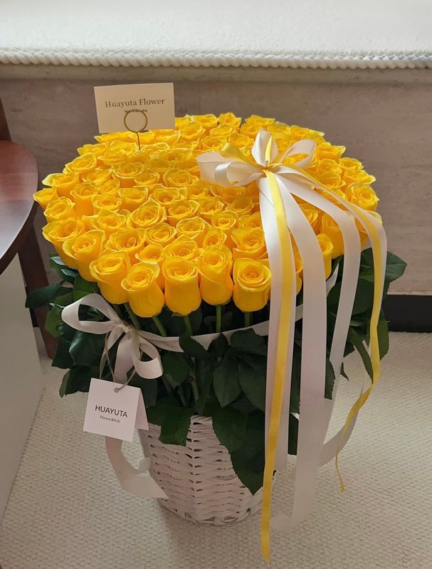 Lumiere Basket Yellow Rose