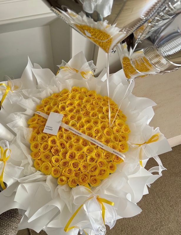 Classic Round Bouquet Yellow Rose
