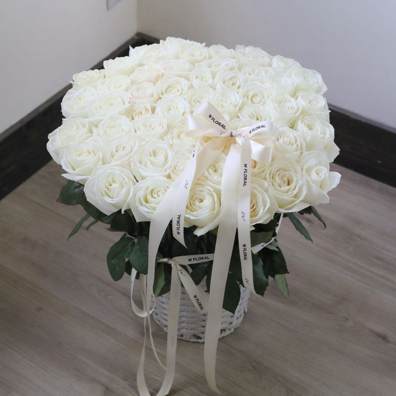 Lumiere Basket White Rose