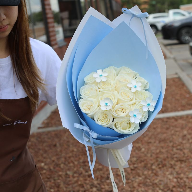 Buttercup &amp; White Rose Bouquet