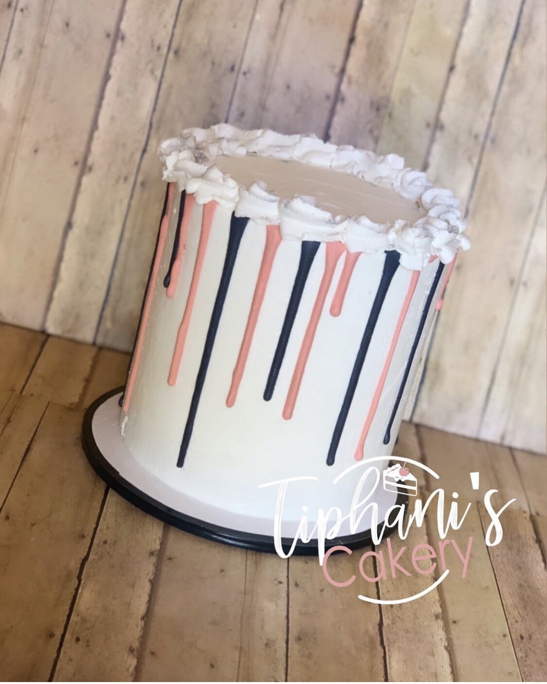 Drip cake (2 Colors) (serves 8-10)
