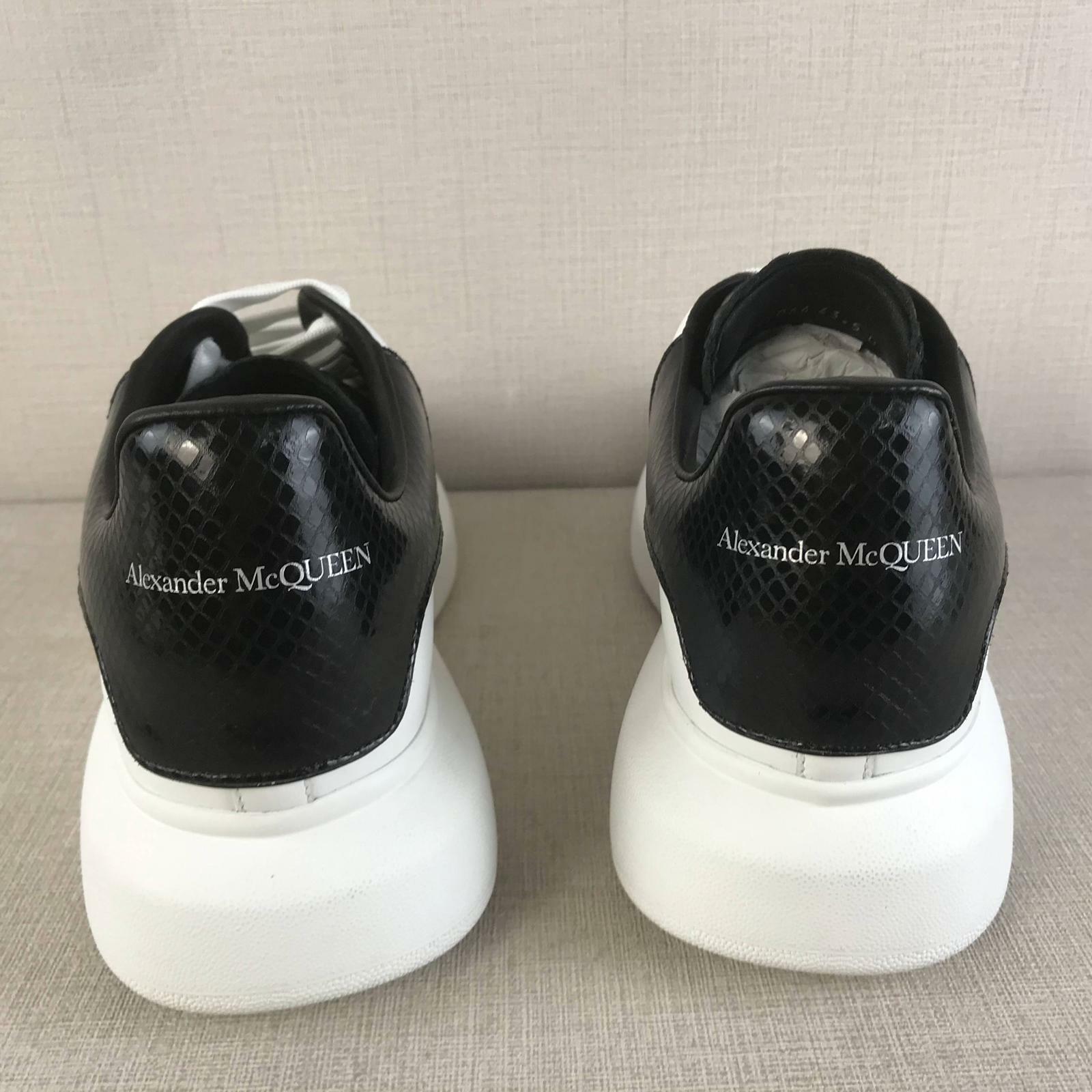 SNEAKERS ALEXANDER MCQUEEN OVERSIZE EFFETTO PITONE NERO RETRO PELLE