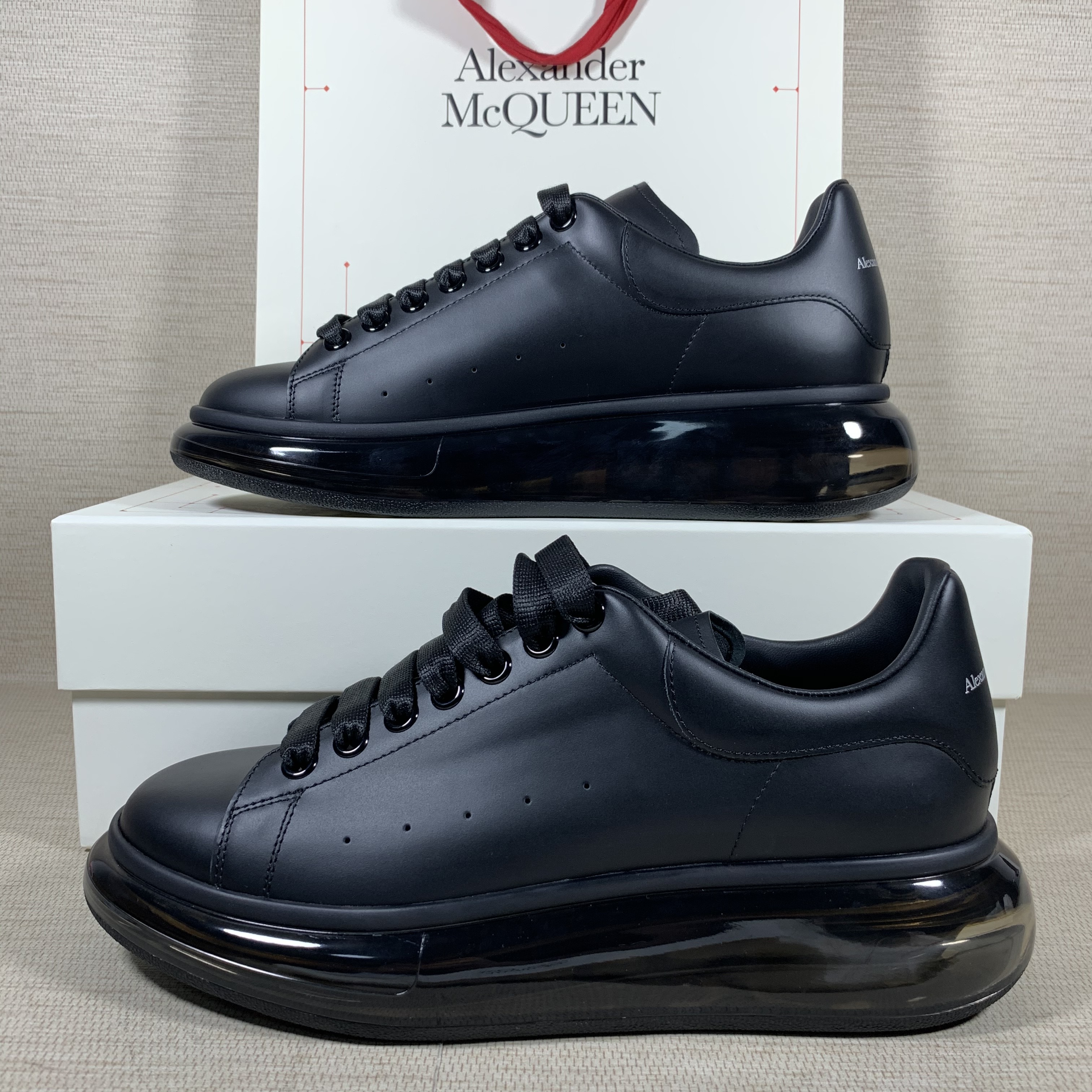 Sneakers Alexander Mcqueen Uomo | Sneakers Oversize Bianche E Nere Con Suola  Trasparente Uomo ~ The King of Cats