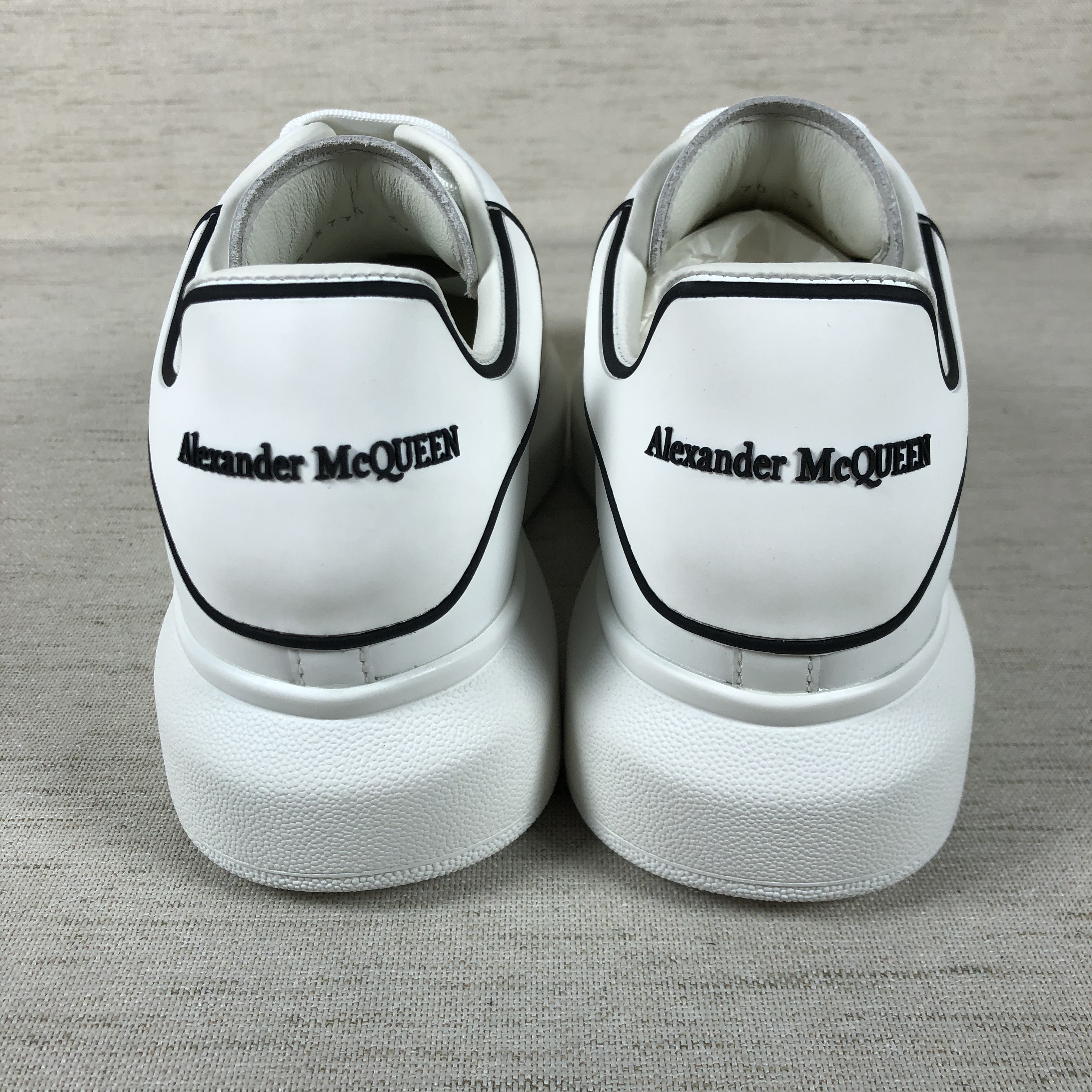SNEAKERS ALEXANDER MCQUEEN OVERSIZE BIANCO LOGO IN RILIEVO