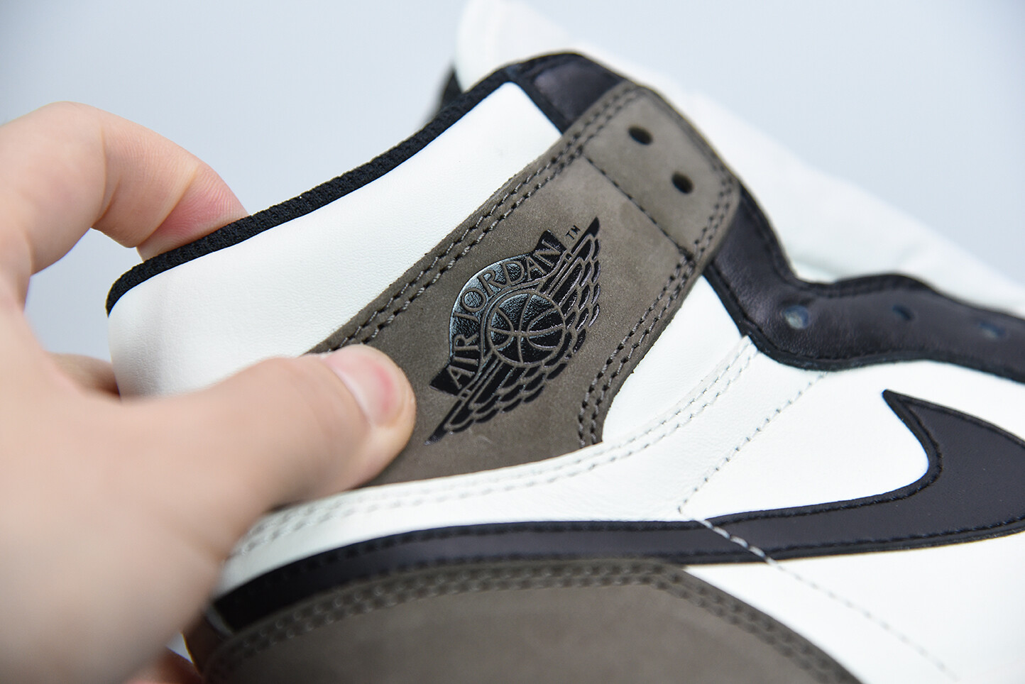 Air Jordan 1 Low Mocha Brown: data di uscita e foto ufficiali – Outpump
