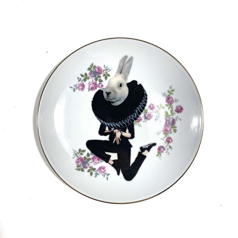 white rabbit | wandbord