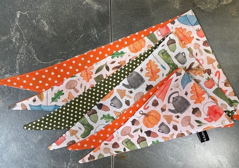 Bandana - Wellies, leaves & pumpkins