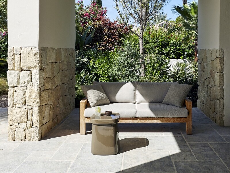 LARS Outdoor Couch