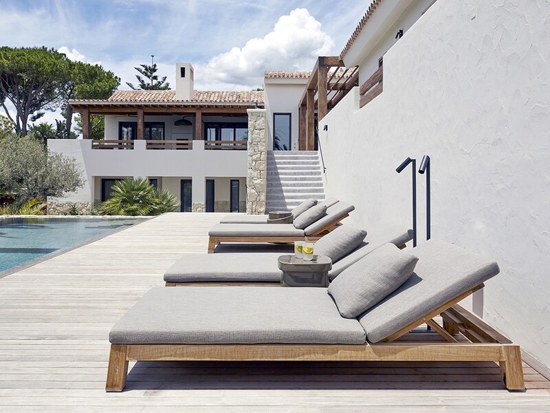 Outdoor Daybed &amp; Sunlounger
