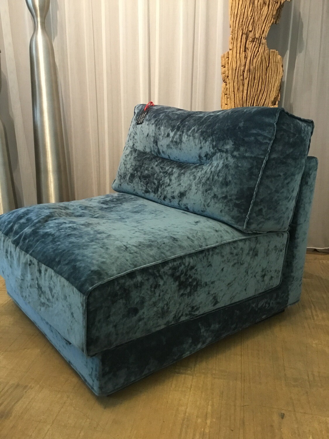 PIET BOON Lytse Dieke / Sessel grauer Samtstoff