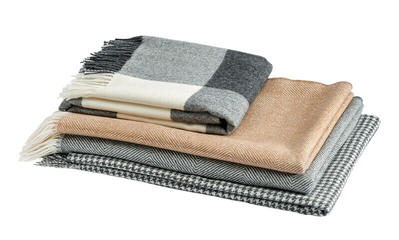 Fischbacher 1819 Kuscheldecke Carré Baby Alpaca 1016A.602