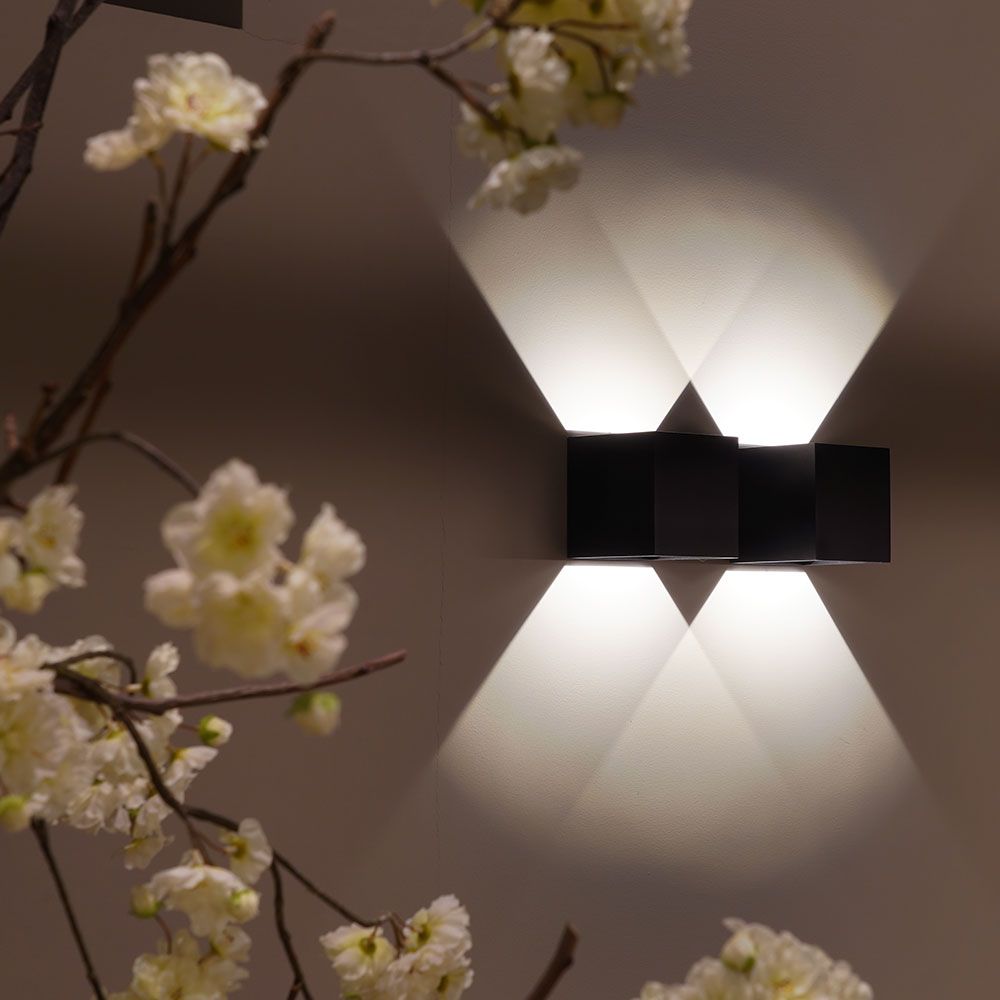 CUBE LED-Wandlampe Dim to Warm