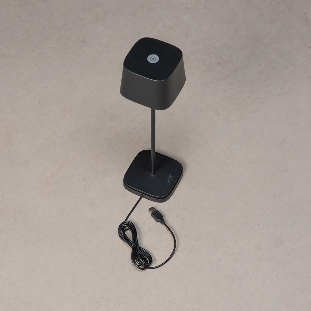CAPRI LED-Tischlampe mit Akku für In- und Outdoor