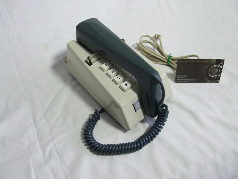 Rare  Two Tone Blue/Beige 786 Trimphone 1981      12 button