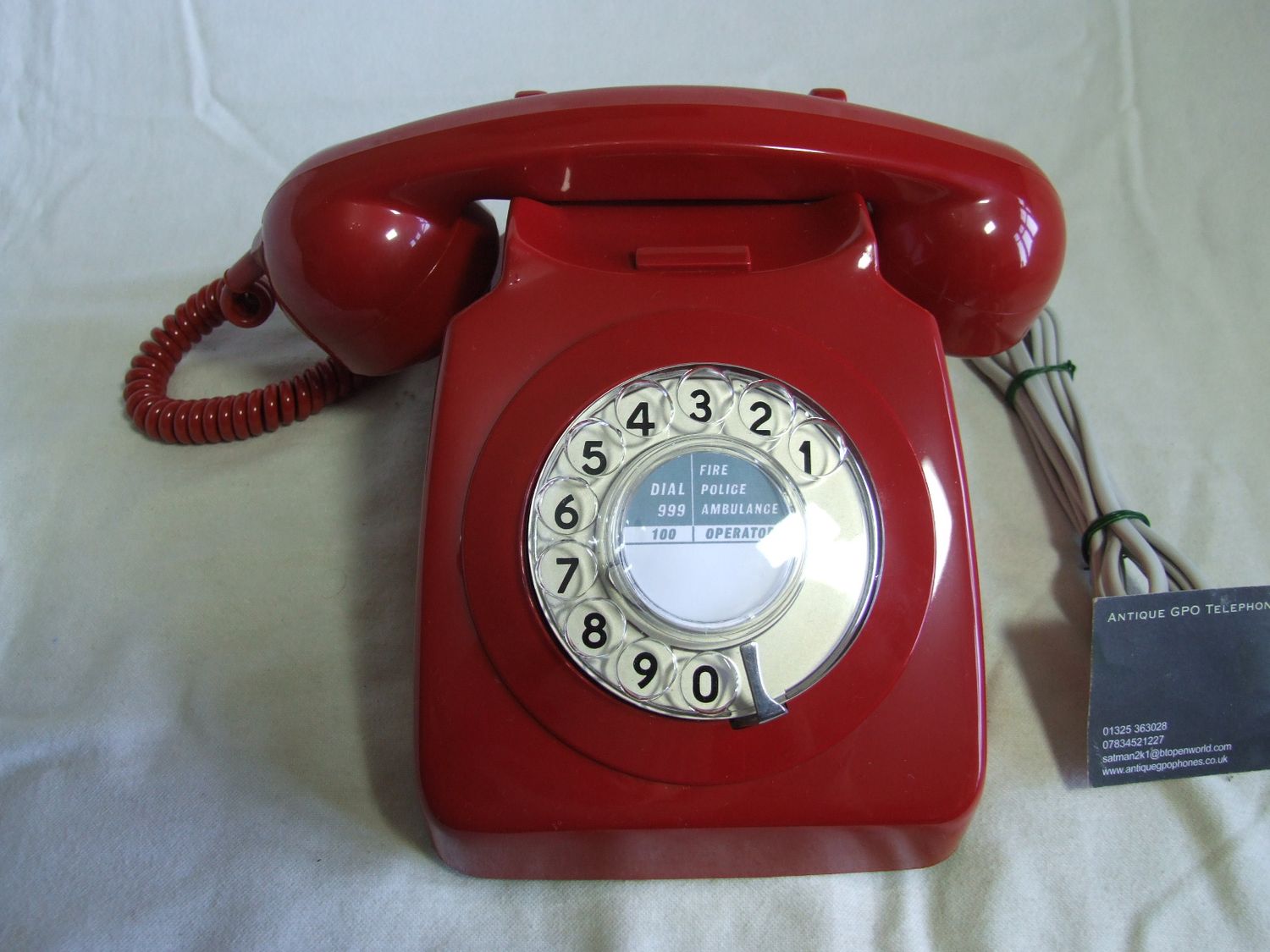 Red 746 Telephone 1982