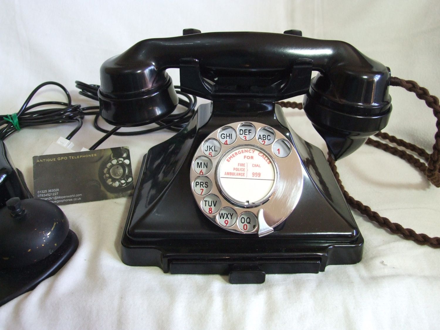 Black Bakelite Pyramid 232L GPO Telephone &amp; 64D bellset 1940/50s