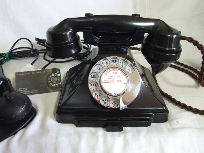 Black Bakelite Pyramid 232L GPO Telephone &amp; 64D bellset 1940/50s