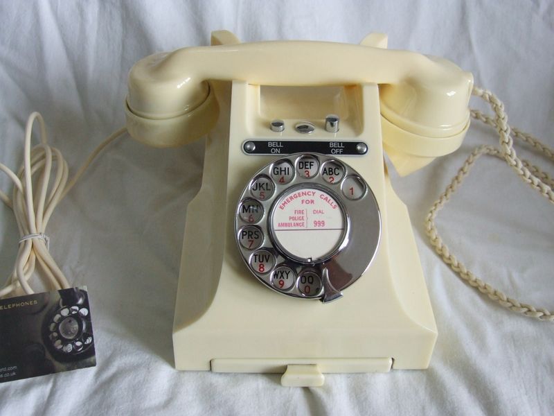 Rare Ivory Bakelite 328 GPO Telephone 1957
