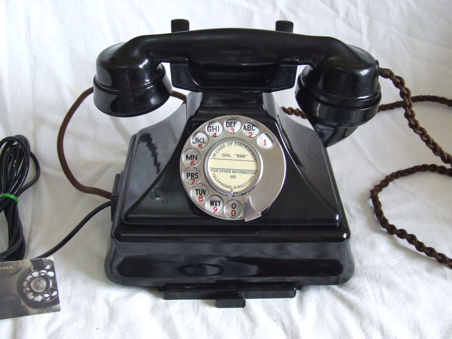 Black Bakelite GPO Pyramid Telephone 232L on 26 Bell set 1946