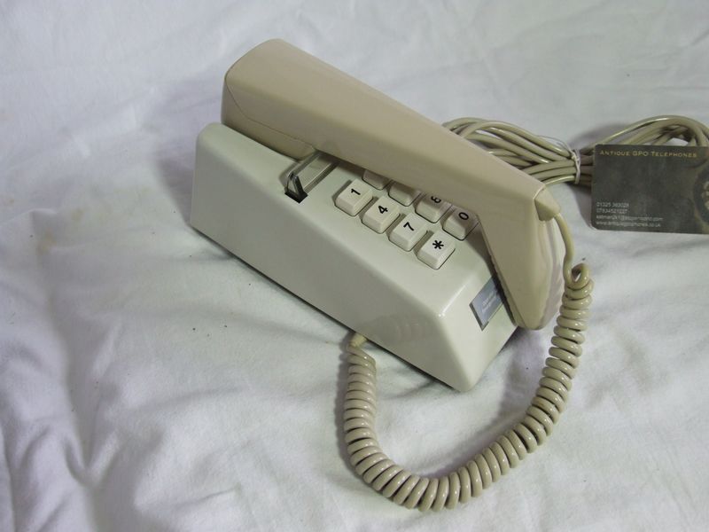 Two Tone Beige/Grey 786 Trimphone 1981       12 button
