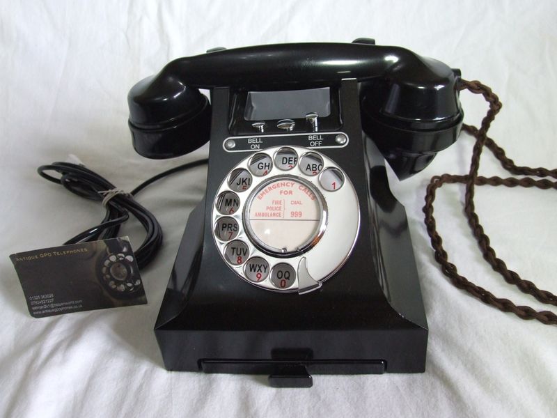 Black Bakelite 328L GPO Telephone 1959