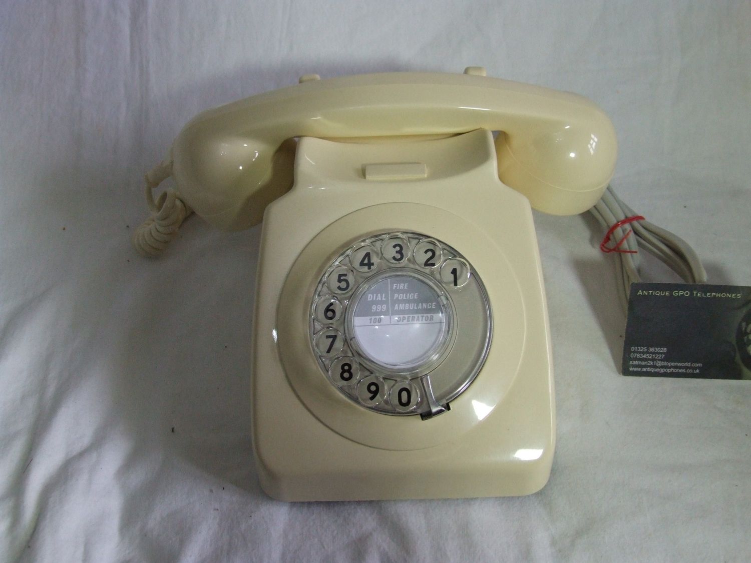 Ivory 746 Telephone 1984