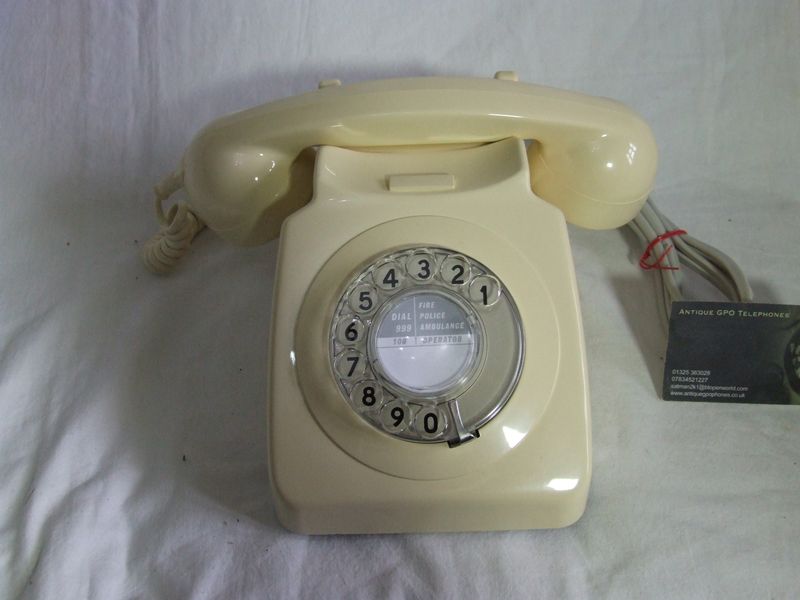 Ivory 746 Telephone 1984