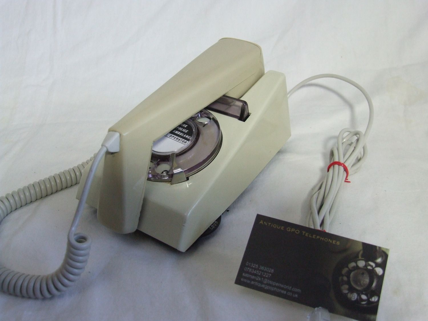 Two Tone Beige 722 Trimphone 1973