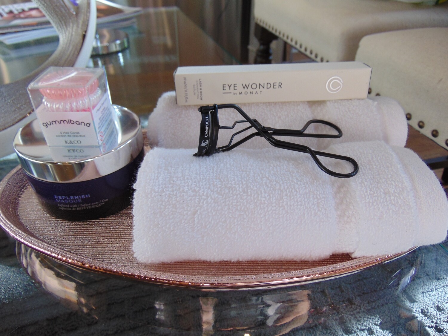 GIFT SET: Beauty Beats winter with this winner.