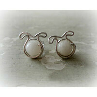 DOG LOVERS: Silver white dog stud earrings