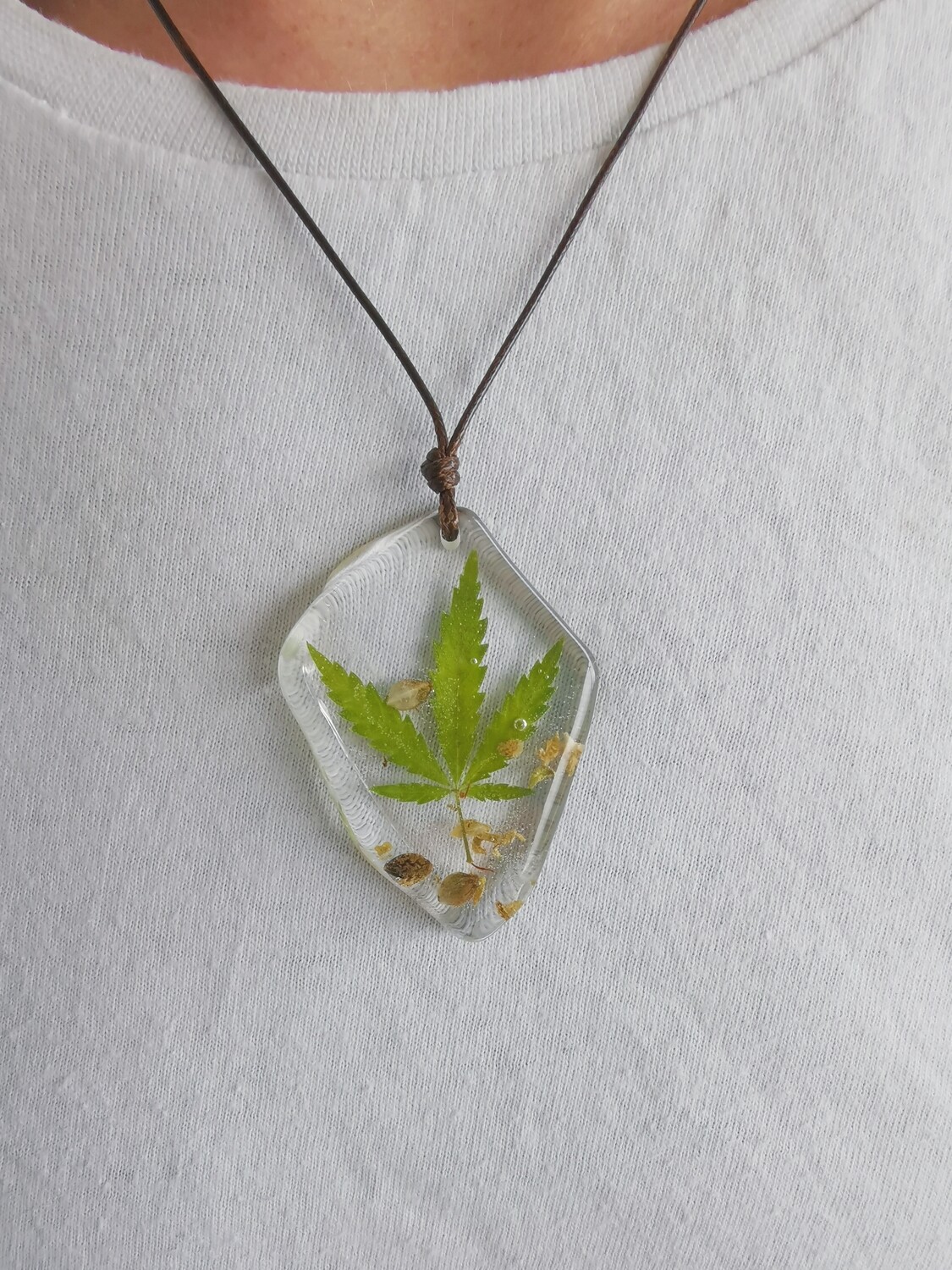 Cannabis Leaf & Seeds Resin Necklace - Weed Leaf Jewellery