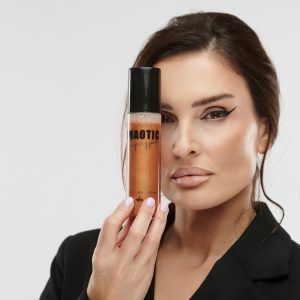 Scandal Beauty Chaotic Impression σπρέι προετοιμασίας, σεταρiσματος και λάμψης Dark, 140ml