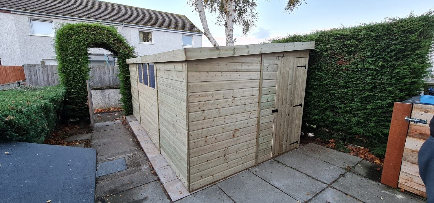 Reverse Pent with Windows Door in Side Panel