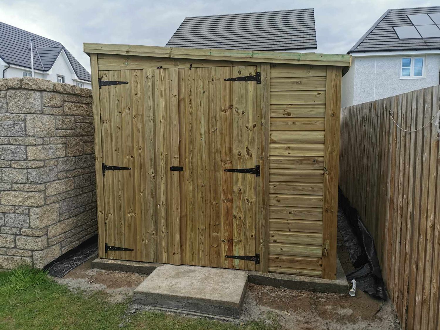 Reverse Pent Shed with Double Door in Side Panel & Windows