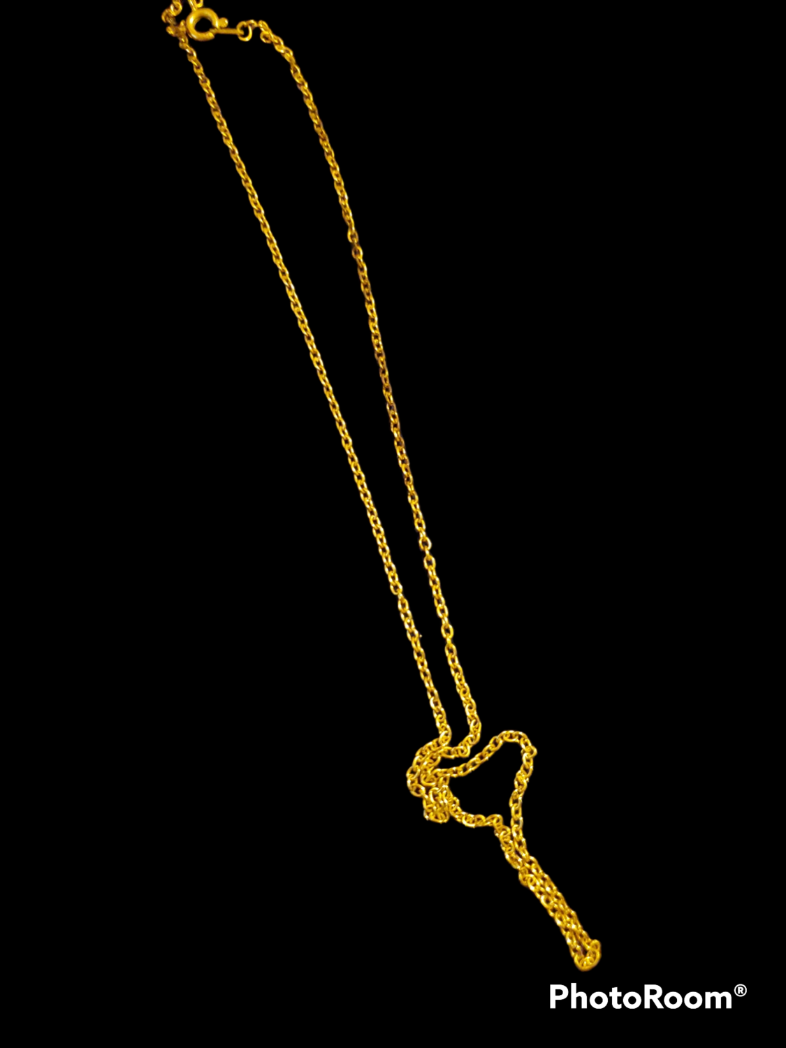 Small gold chain necklace