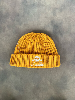 MUSTARD BEANIE/PIN