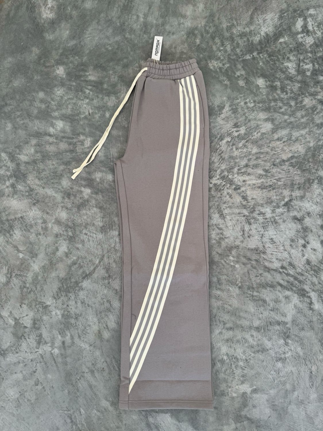 GREY SWEAT PANTS -CREAM STRIPES