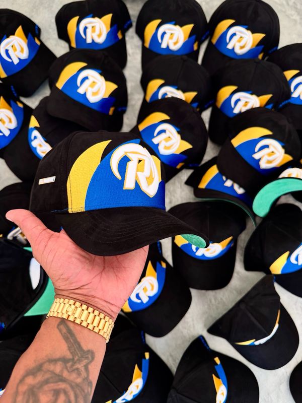 R- BLACK/GOLD WAVE