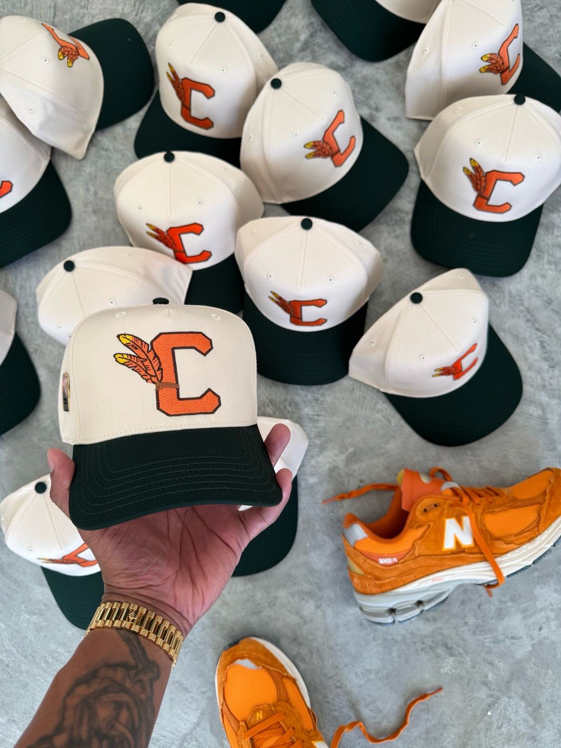 C FEATHER- GREEN/CREAM