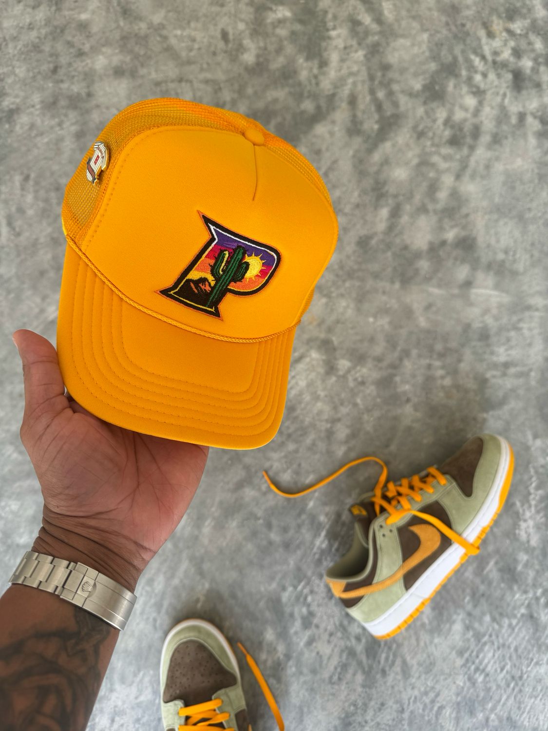AZ- GOLD/TRUCKER