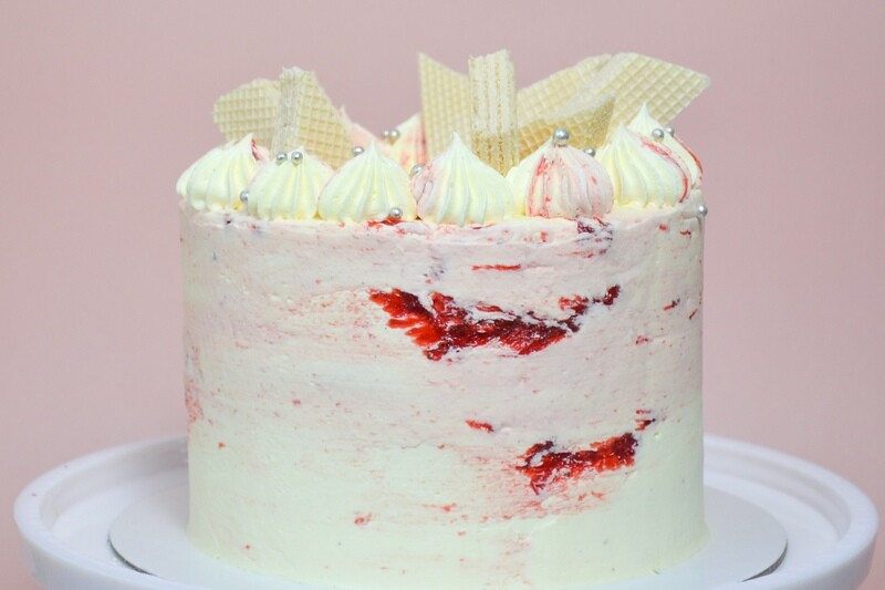 Vanilla strawberry cake