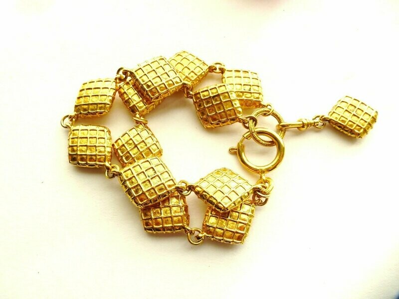 VINTAGE CHANEL 2reihgies gequiltetes  Armband, sign. 1970/80