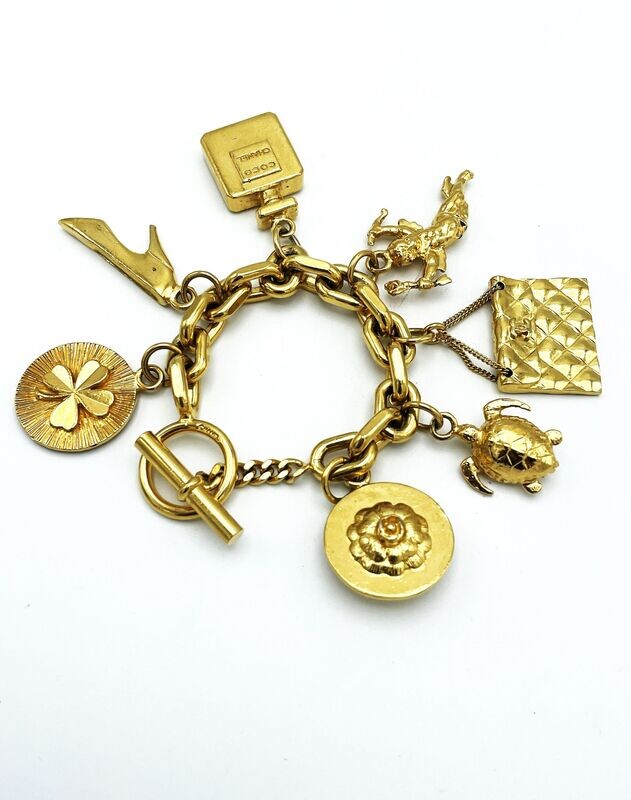 CHANEL Glückbringer Armband mit 7 ikonischen Chanel  Anhängern, 1990ig